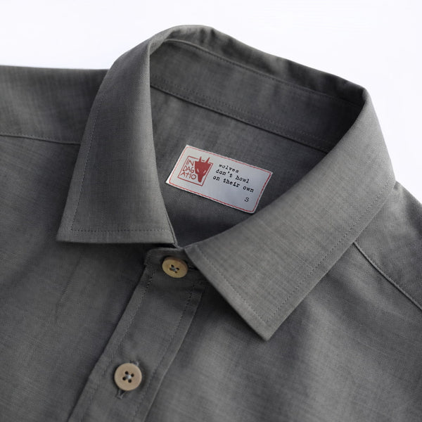 A camisa mais fresca Milvus migrans II em cinzento