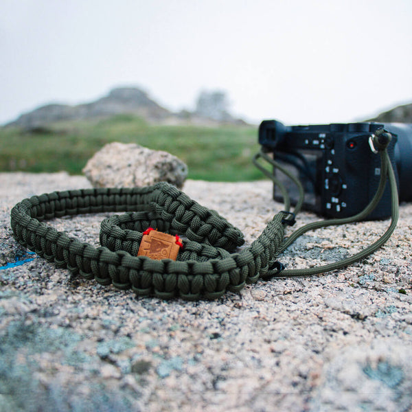 Handmade camera strap Capreolus capreolus in paracord. Handmade in Portugal. Welcome to the wolfpack.